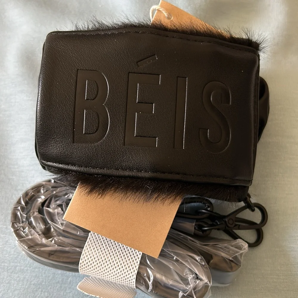 BEIS Black Travel‎ Drink Faux Fur Koozie Sling Bag Wallet Strap Accessory NWT